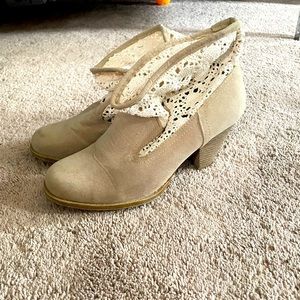 Suede&Crochet Heeled Booties